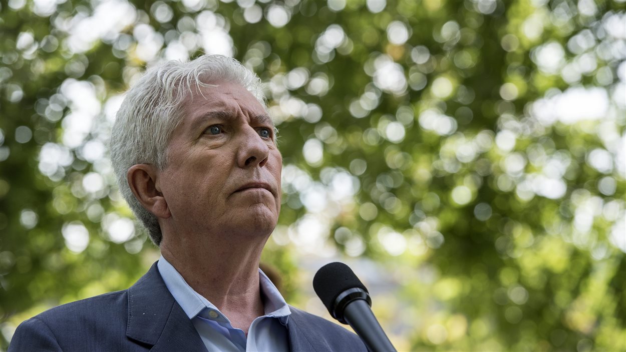 Gilles Duceppe en point de presse à Montréal.