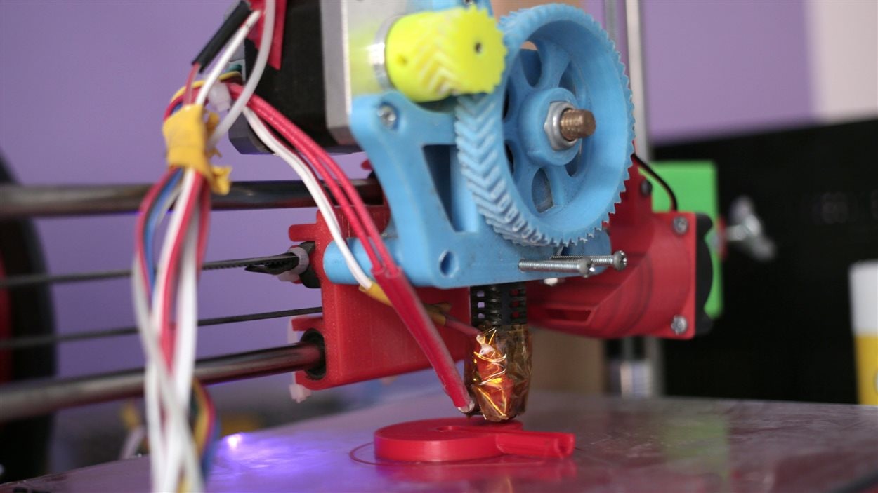 L'imprimante 3D utilisée pour fabriquer les stéthoscopes du Dr Loubani