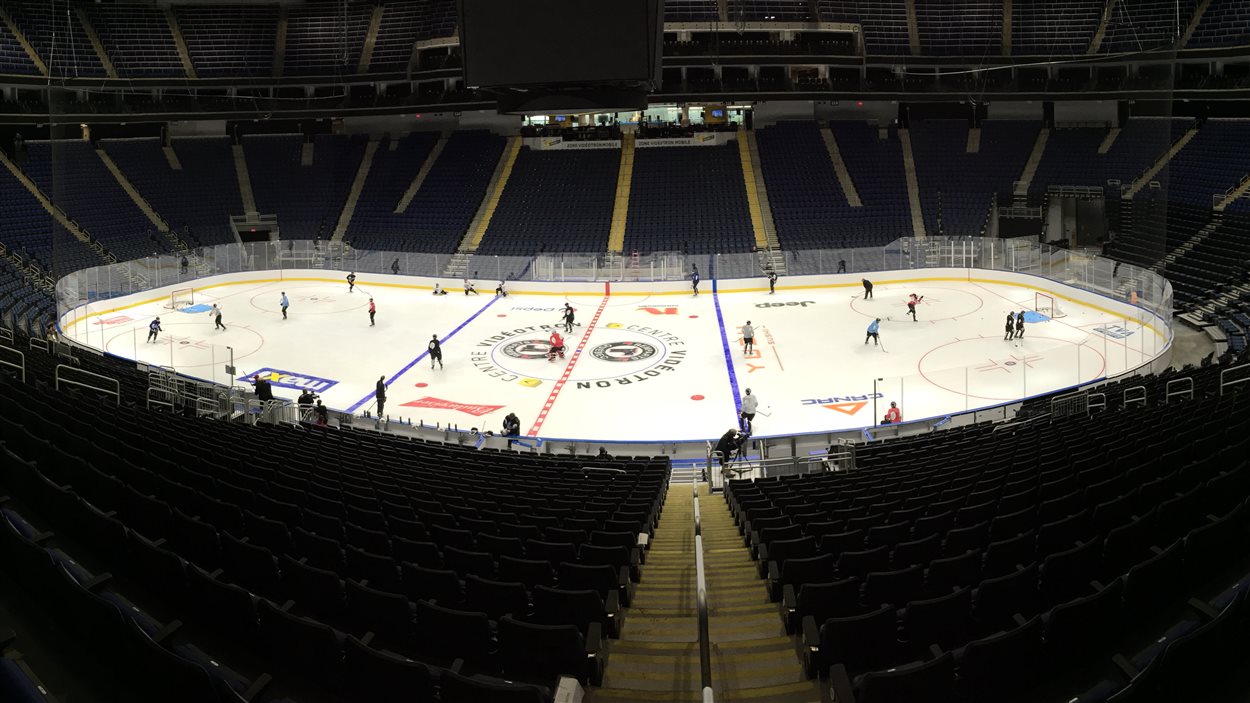 Les Remparts brisent la glace au Centre Vidéotron RadioCanada.ca