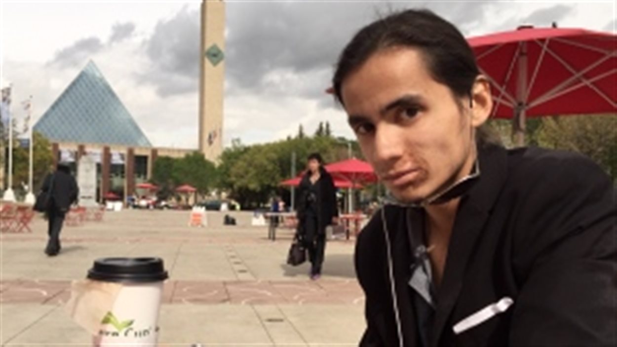 Robert L'Hirondelle croit avoir été victime de profilage de la part des policiers au centre-ville d'Edmonton.