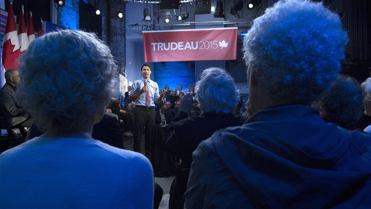 Des personnes âgées étaient présentes pour l'annonce électorale de Justin Trudeau.