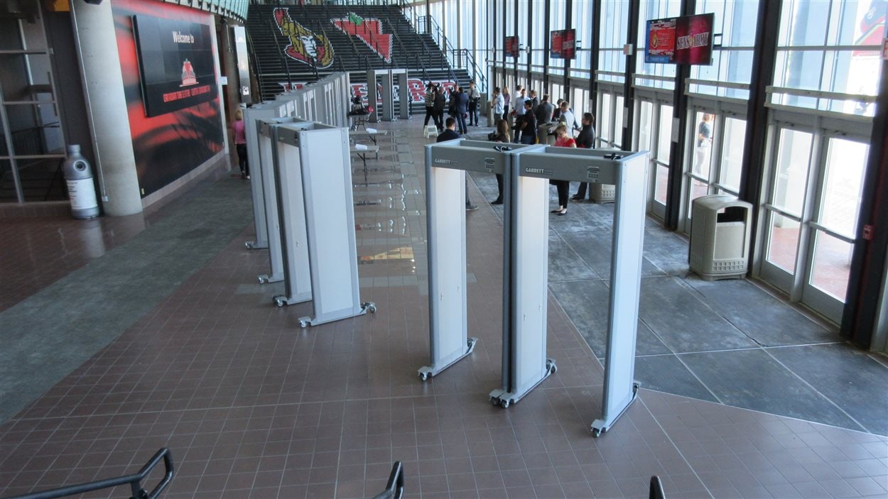 Nouvelles mesures de sécurité au Centre Canadian Tire RadioCanada.ca