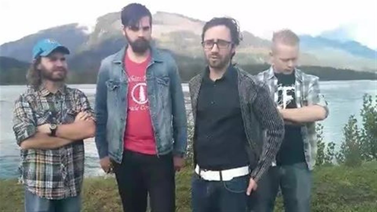 Le groupe a remercié ses généreux donateurs dans une vidéo publiée sur Facebook.