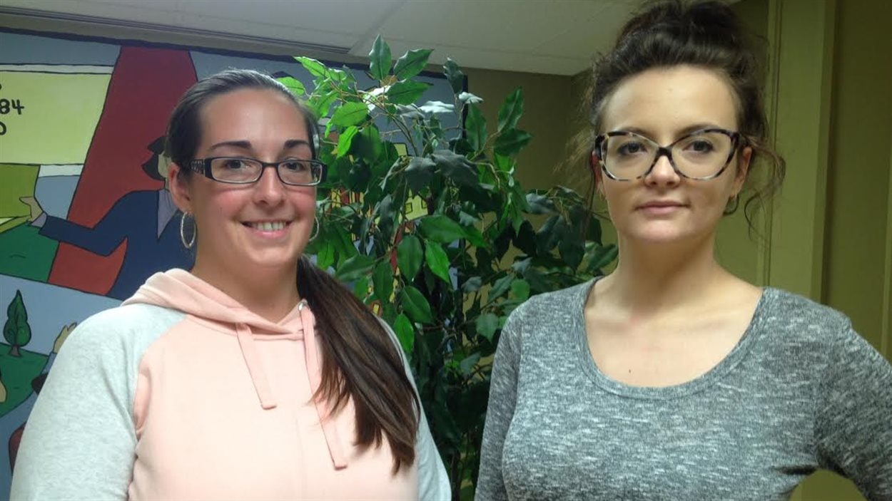 Vanessa LeCouteur et Sherrie Francoeur ont choisi de quitter l'Ouest canadien et de retourner aux études à Bathurst