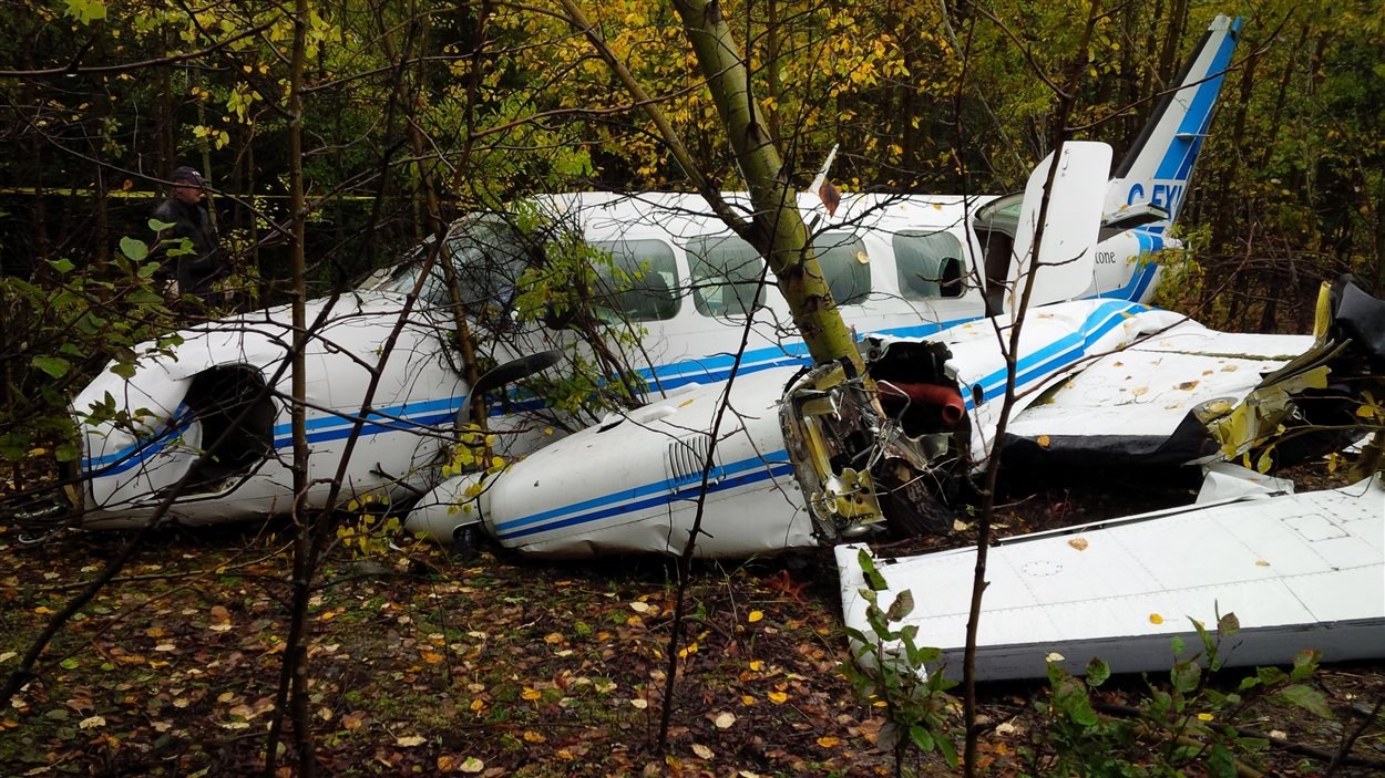 Écrasement d'avion un « miracle » que tous les passagers ont survécu