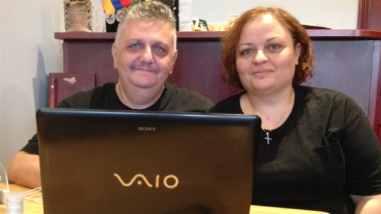 Garo et Salbi Dawood, des réfugiés irakiens installés au Canada.