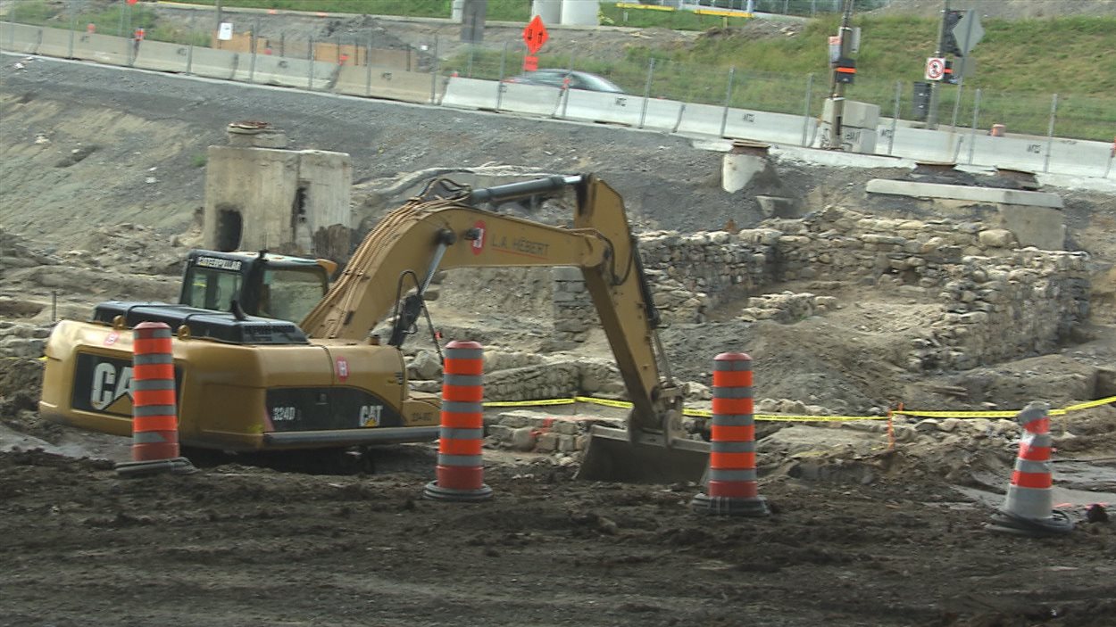 Les travaux ont commencé pour raser le site.
