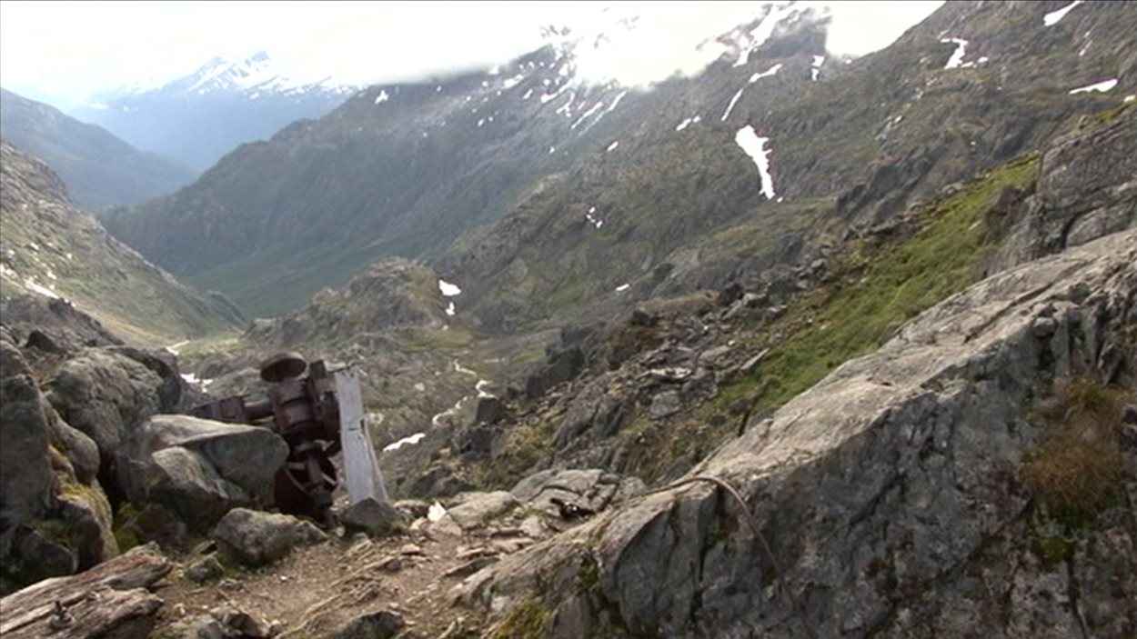 Le sentier Chilkoot traverse un col de 1067 mètres d'altitude