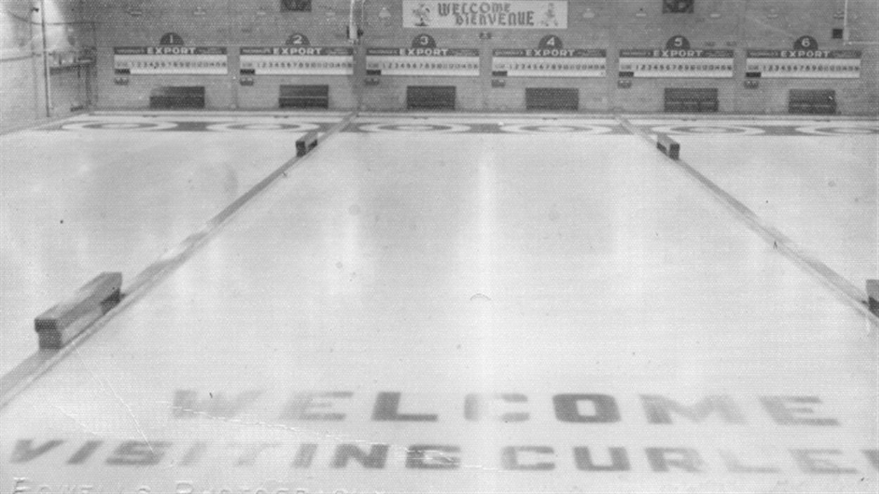 Les nouvelles glaces du Club de curling de Noranda en 1951
