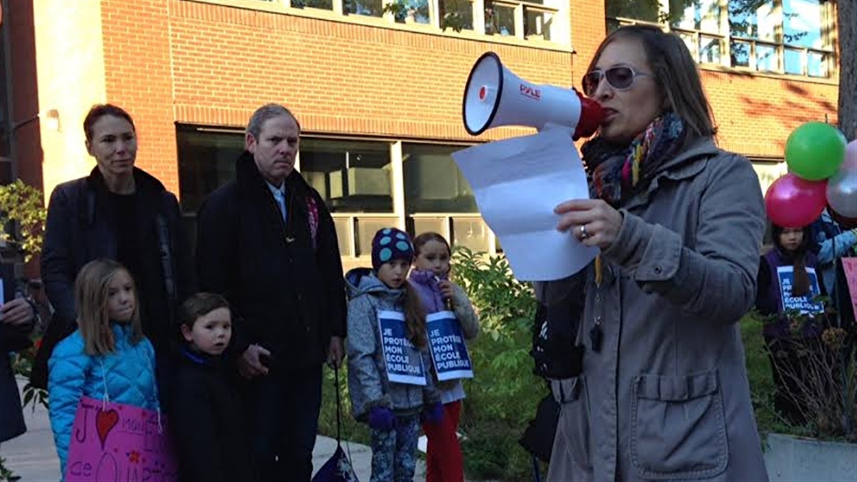 Manifestation à l'école Saint-Léon de Westmount