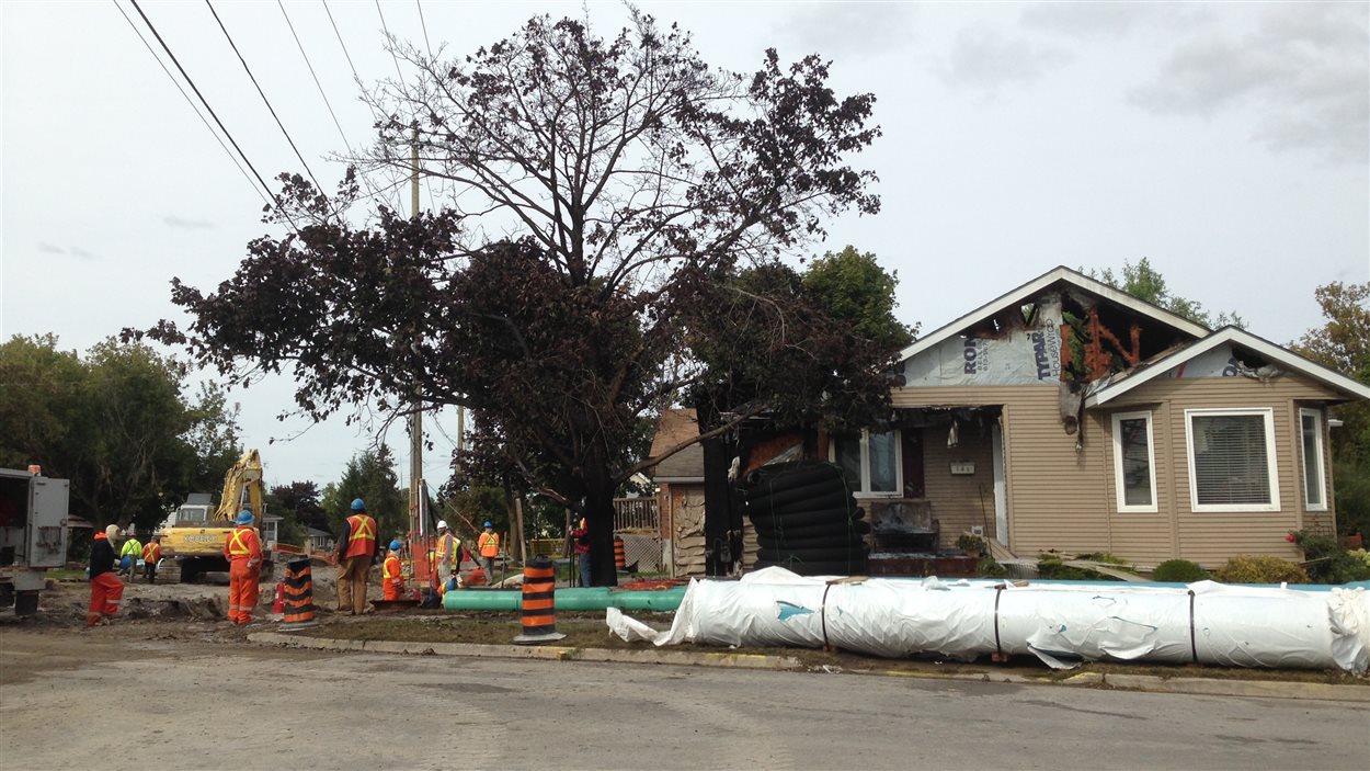 L'explosion d'une conduite de gaz met le feu à une résidence à