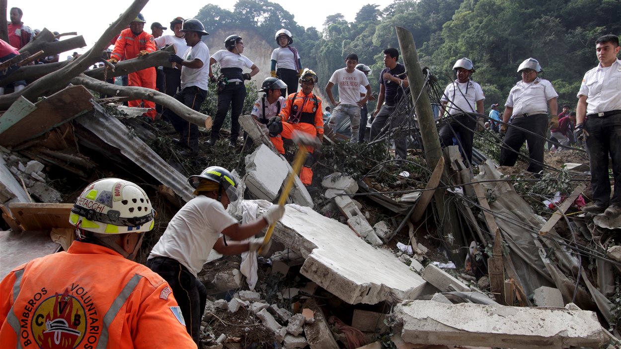 Plus de 130 morts après un glissement de terrain au Guatemala Radio