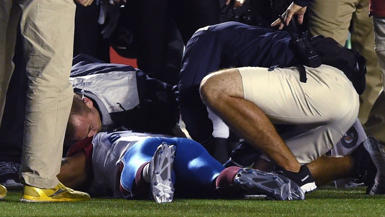 Jonathan Hefney au sol après sa blessure