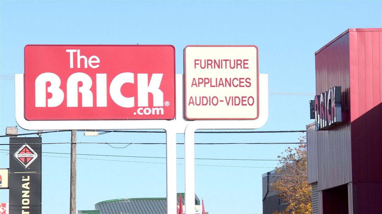 Gare aux magasins The Brick, prévient un Saskatchewanais RadioCanada