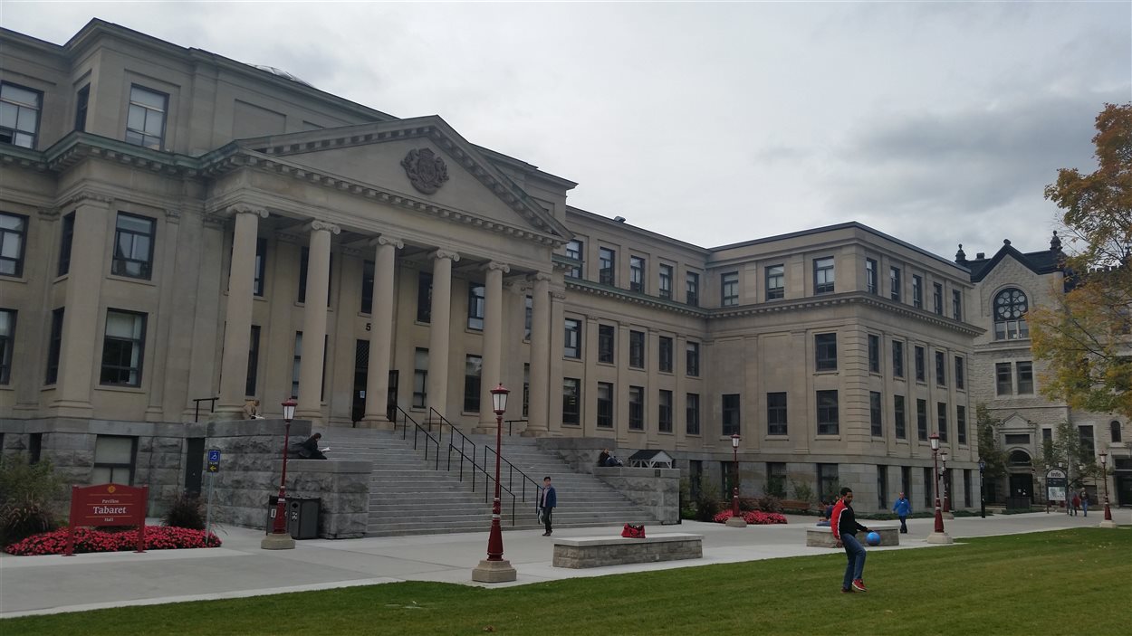 Le pavillon Tabaret de l'Université d'Ottawa