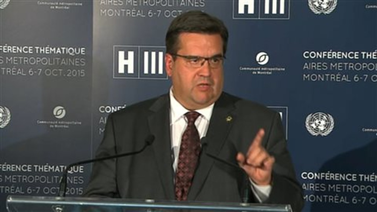 Eaux usées : le maire Coderre dénonce la « manœuvre politique » des ...