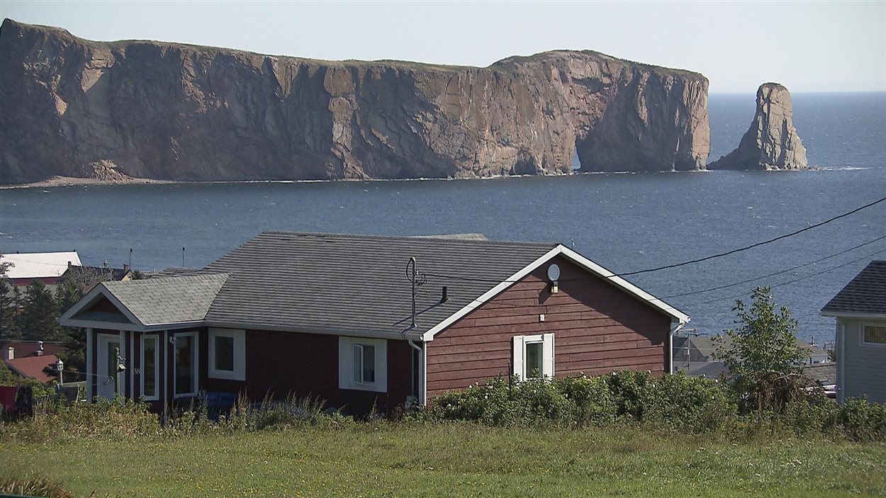 Rocher percé en Gaspésie