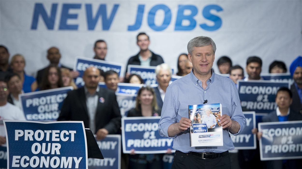 Stephen Harper devant des partisans à Richmond, en Colombie-Britannique