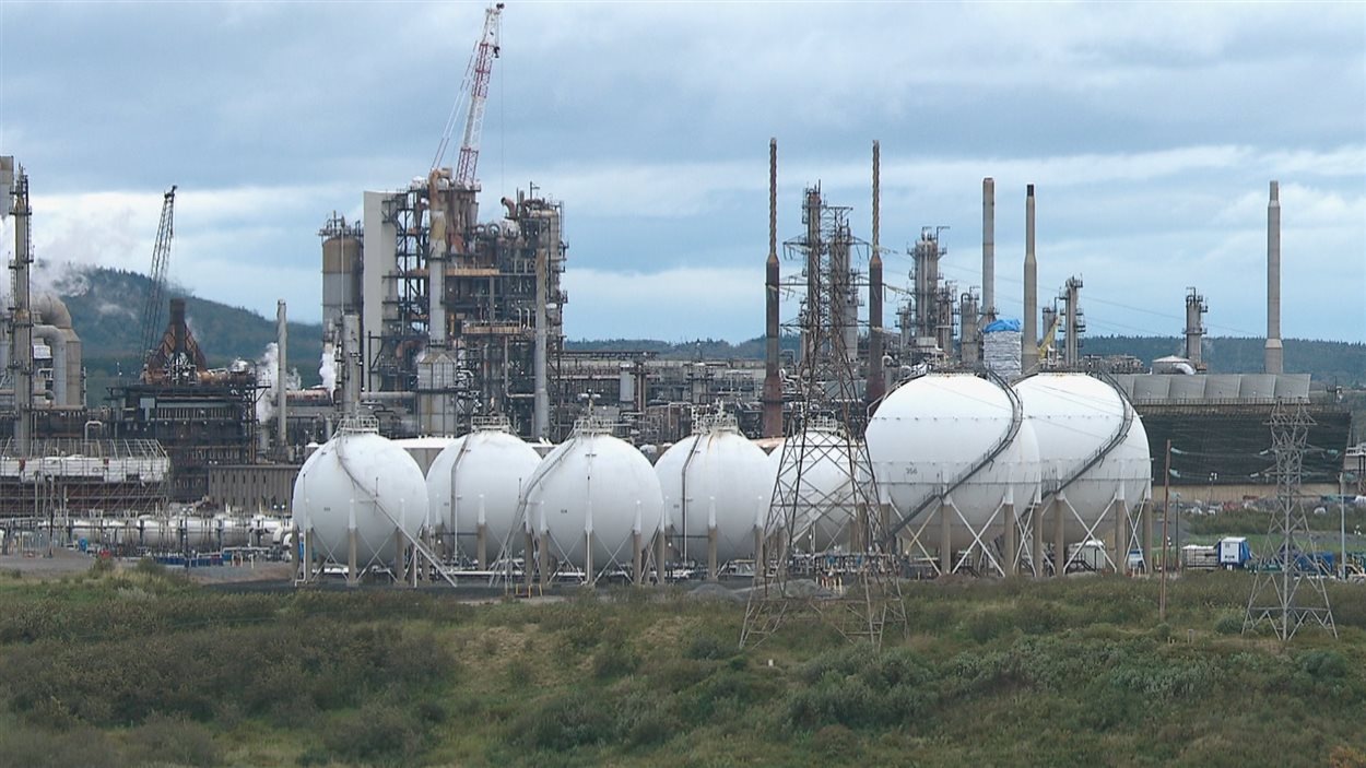 Irving Oil achète la seule raffinerie d'Irlande RadioCanada