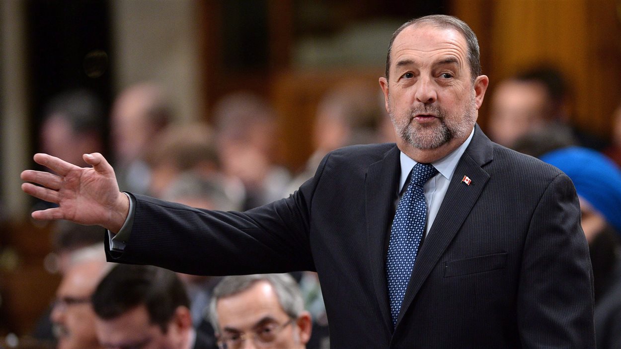 Denis Lebel, ministre de l'Infrastructure, des Collectivités et des Affaires intergouvernementales, et ministre de l'Agence de développement économique du Canada pour les régions du Québec