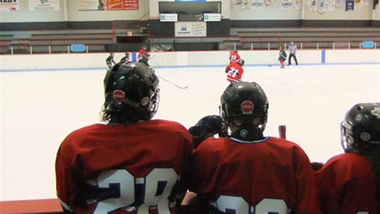 Hockey Î.-P.-É. a décidé de sévir contre les joueurs qui persistent à servir des mises en échec à leurs adversaires dans les ligues où ces gestes ne sont pas permis