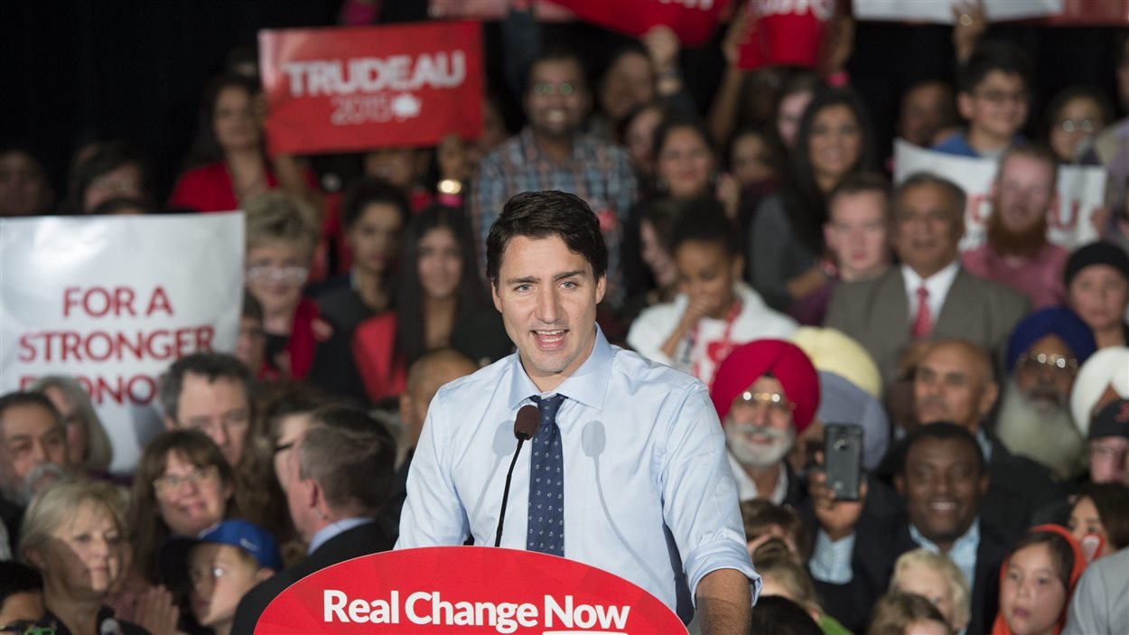 Trudeau appelle à l'unité, Harper brandit la menace libérale | Radio-Canada