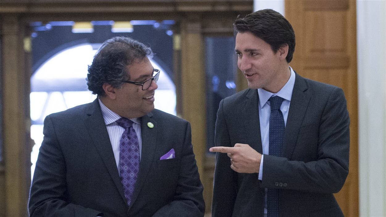 Naheed Nenshi avec Justin Trudeau lors d'une visite à Calgary