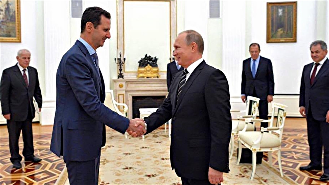Une photo publiée sur la page Facebook de Bachar Al-Assad le montre avec Vladimir Poutine