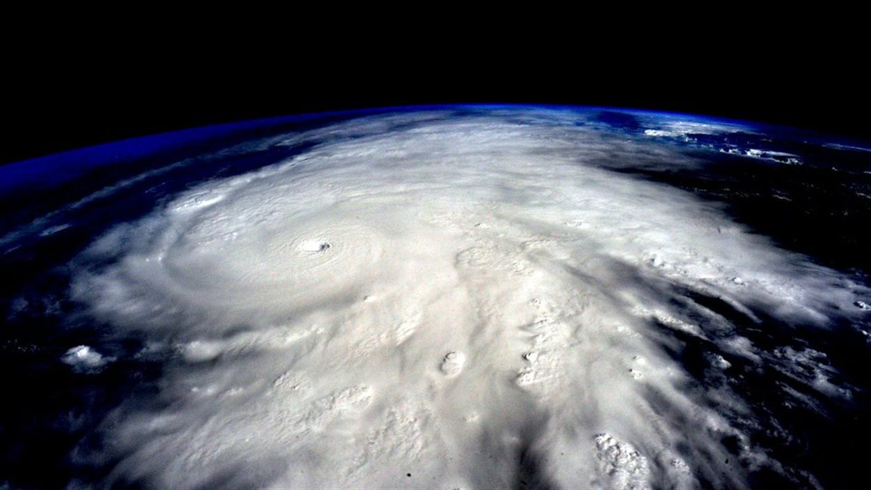 Une photo de l'ouragan Patricia prise par l'astronaute Scott Kelly de la Station spatiale internationale.