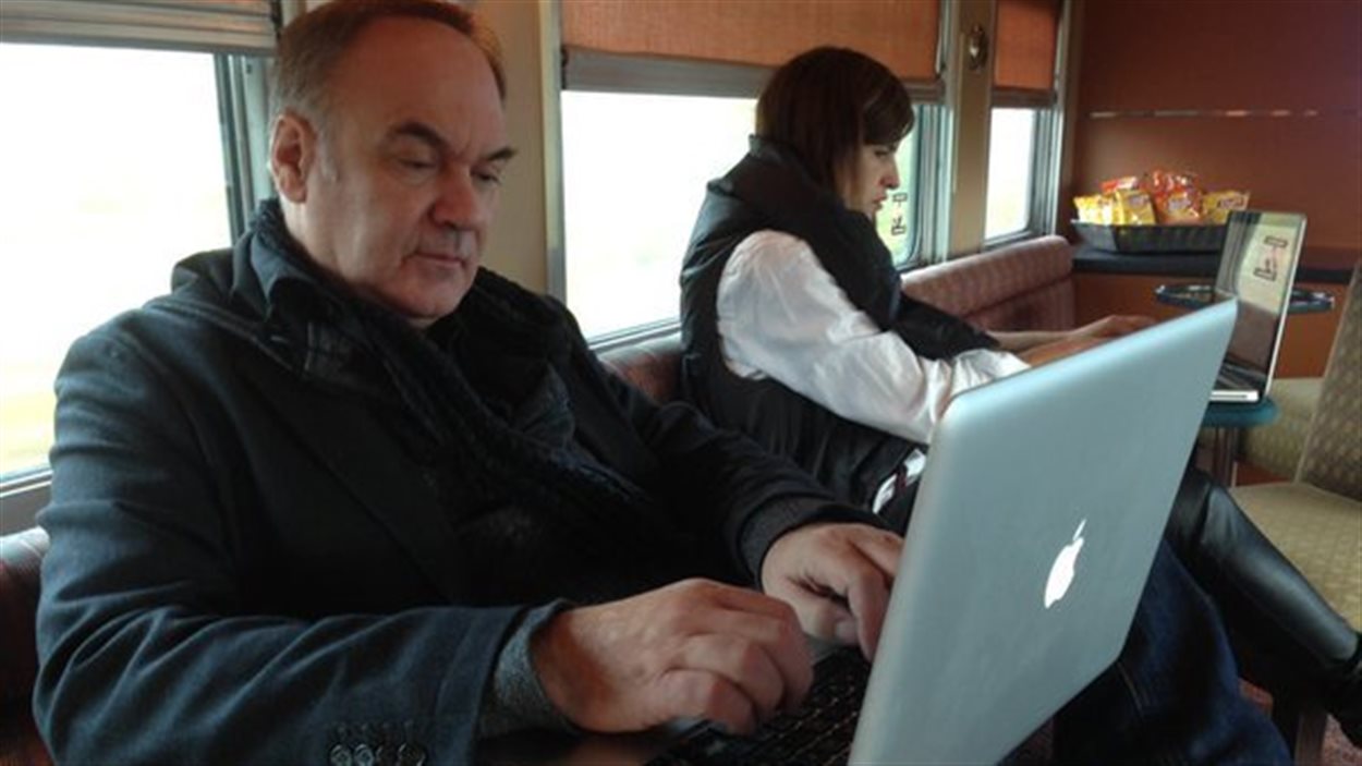 Des auteurs participent à la rédaction et révision de leurs textes qui seront dans «Sur les traces de Champlain».