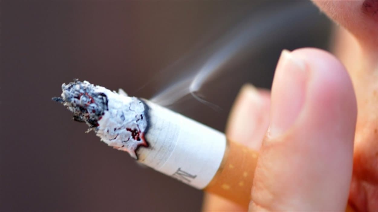 La Ville de Saskatoon pourrait interdire la cigarette dans ses espaces publics.
