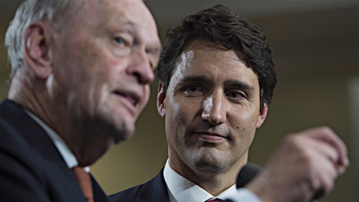 Jean Chrétien et le chef du Parti libéral du Canada (PLC), Justin Trudeau, à la fin de la campagne électorale fédérale. (oct-15)