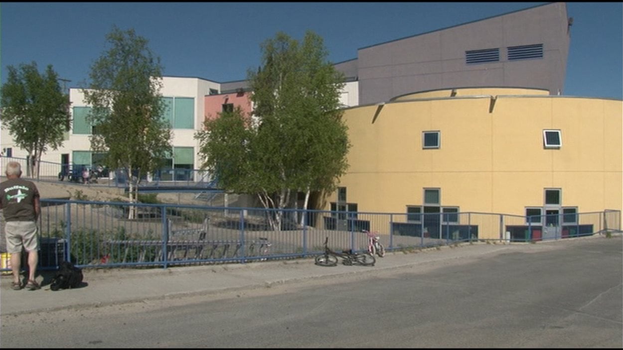 façade de l'école Allain St-Cyr de Yellowknife
