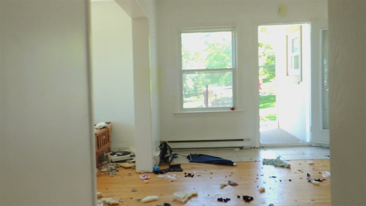 Un appartement complètement saccagé à Asbestos RadioCanada
