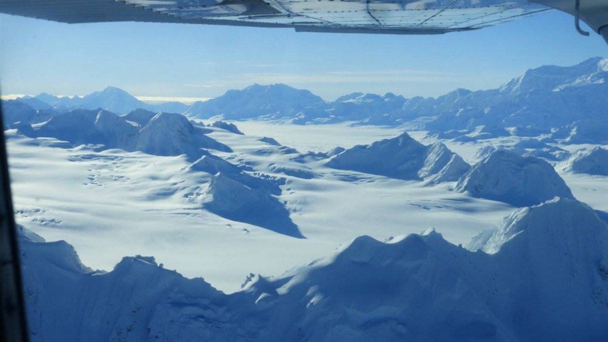 Le champ de glace des montagnes St. Elias dans le parc et réserve nationale Kluane où se trouvent les plus hauts sommets du Canada.