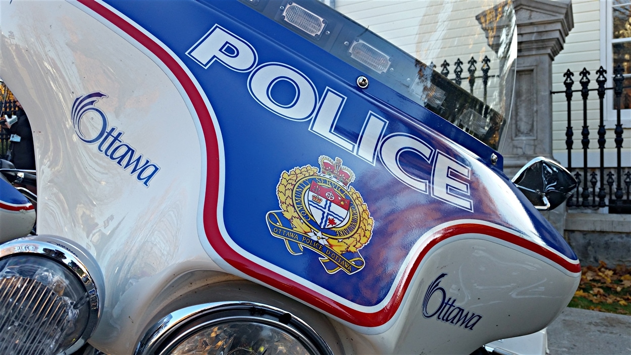 Une motocyclette de la police d'Ottawa. (04-11-15)