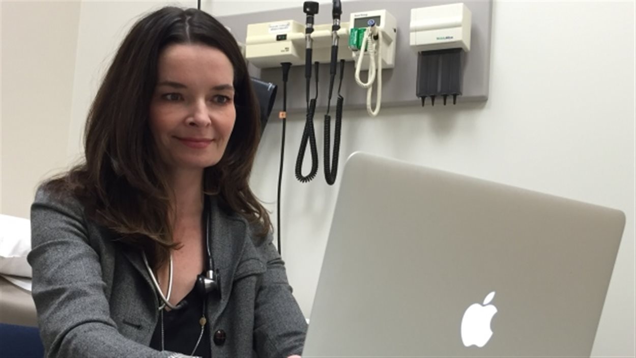 Un médecin à portée de clic à Calgary | Radio-Canada
