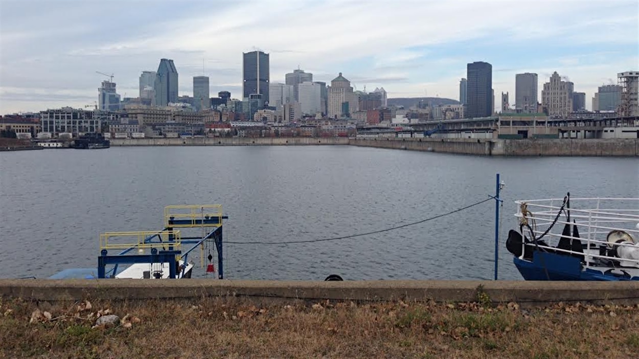 Montréal vue du port, le jour du déversement des eaux usées