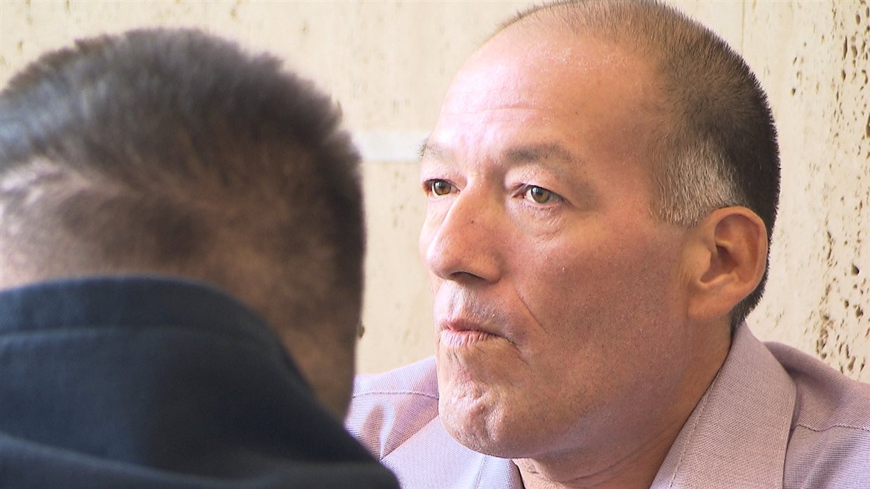 Georges McKenzie représente l'une des familles qui ont été entendues en Cour supérieure à Sept-Îles.