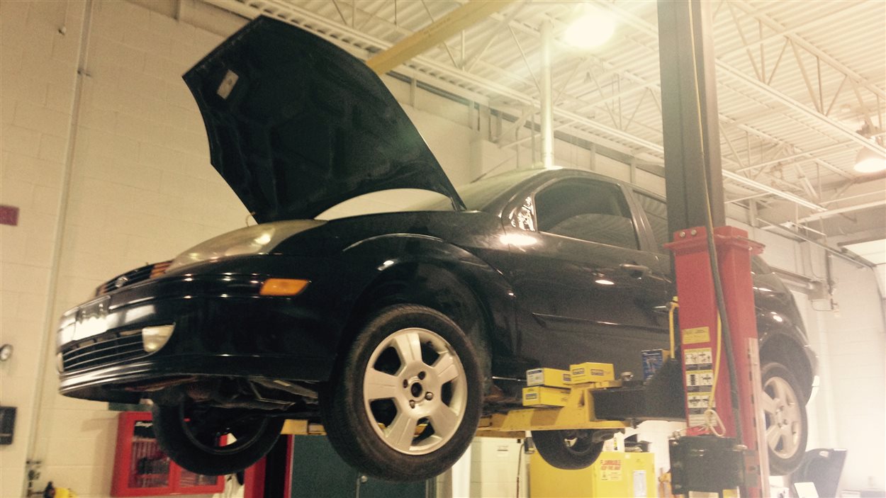 L’école secondaire E.J. Lajeunesse à Windsor donne une voiture à une