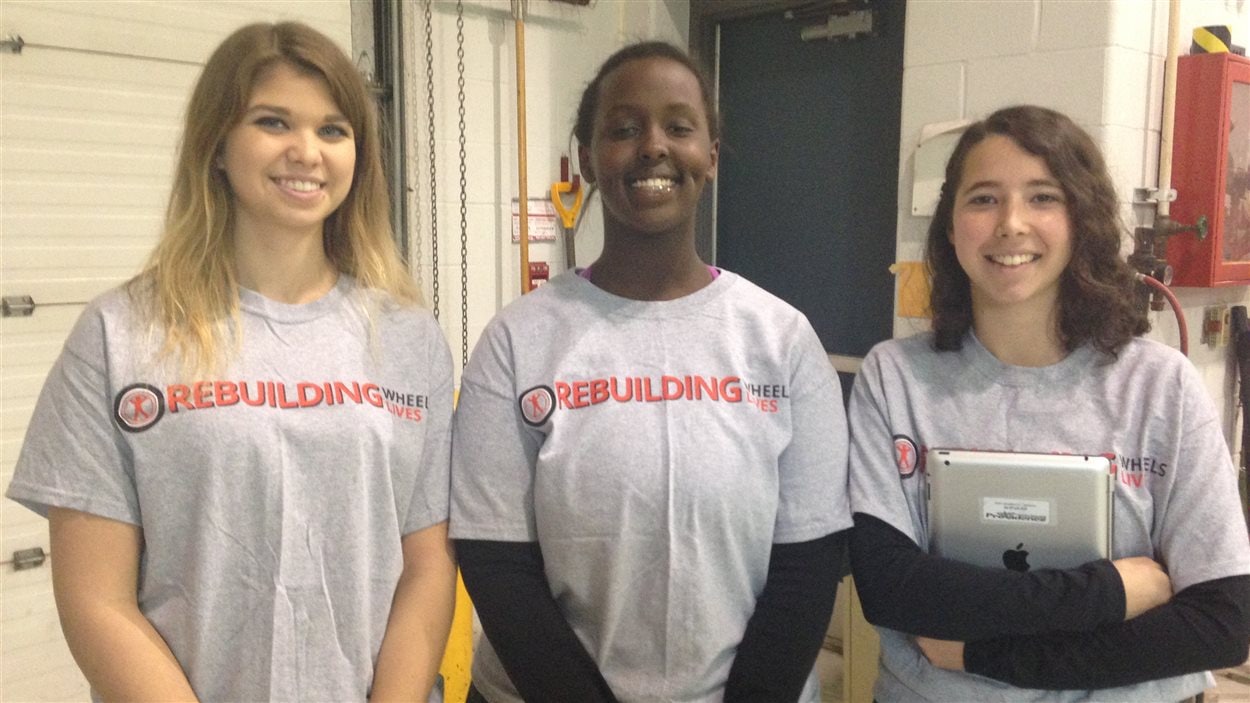 L’école secondaire E.J. Lajeunesse à Windsor donne une voiture à une