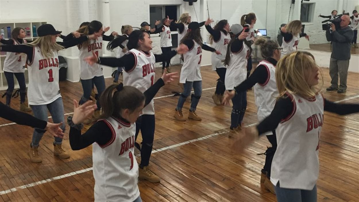 La troupe T.easer répète huit heures par semaine.