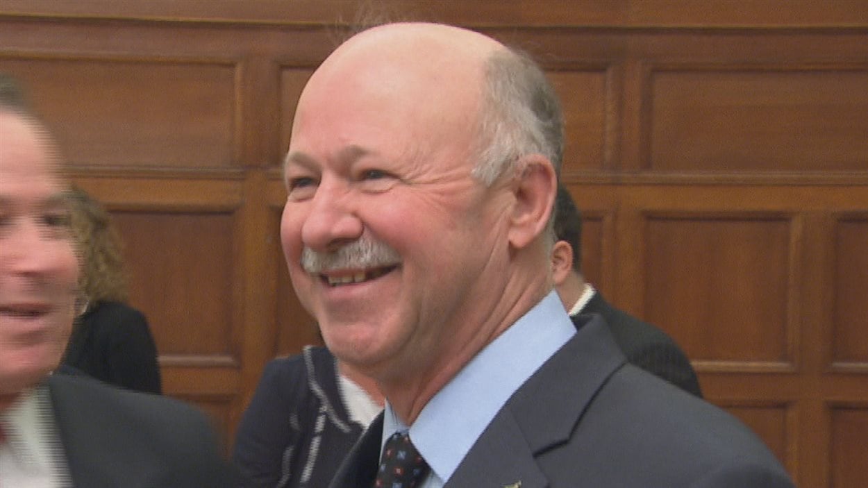 Denis Paradis, lors de son investiture