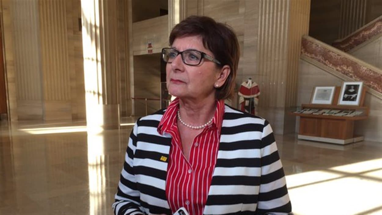 Françoise Sigur-Cloutier, présidente de l'Assemblée communautaire fransaskoise, à Ottawa pour la décision de la Cour suprême sur la cause Caron