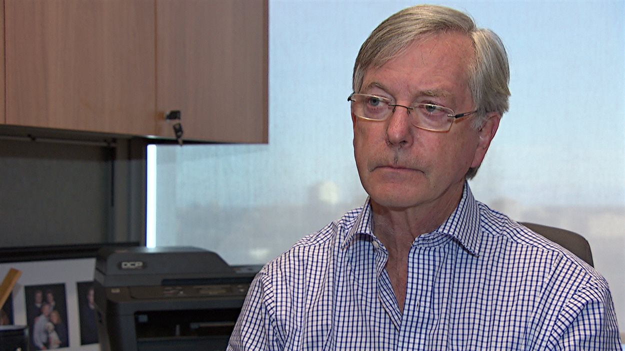 Irvin Waller est professeur de criminologie
à l'Université d'Ottawa.