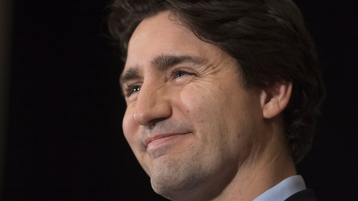 Le premier ministre du Canada, Justin Trudeau, a rencontré les premiers ministres provinciaux le 23 novembre 2015.