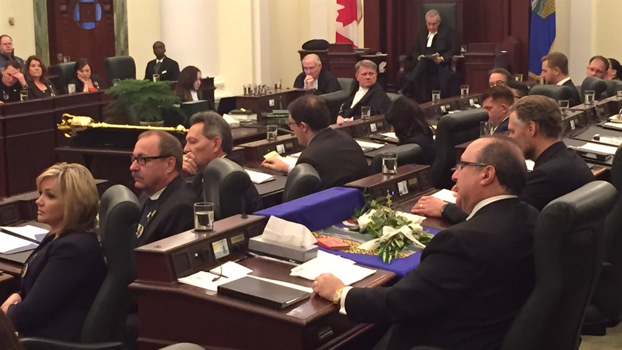 Les échanges des députés provinciaux ont été dominés mercredi par des hommages à leur homologue Manmeet Bhullar, tué lundi dans un accident sur l'autoroute 2, entre Calgary et Edmonton.