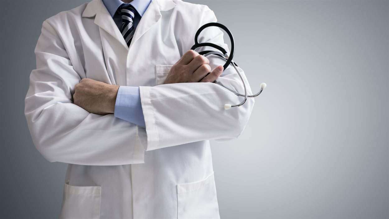 Un médecin