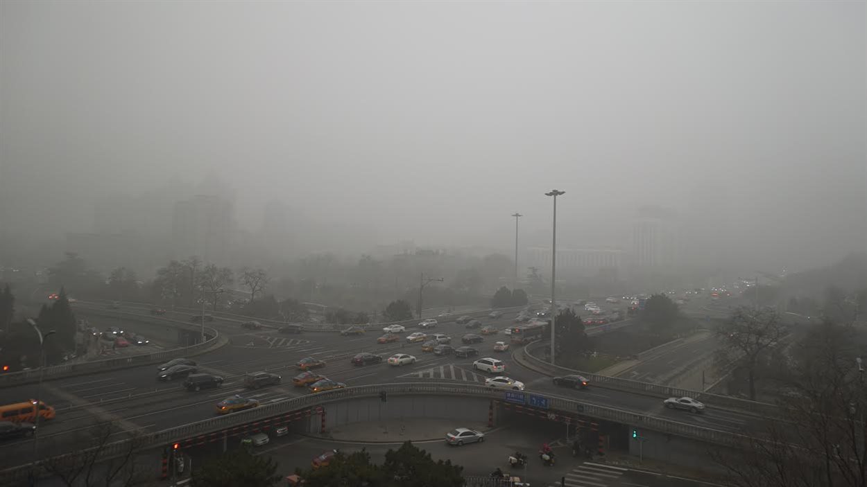Un épais brouillard recouvre la capitale chinoise.