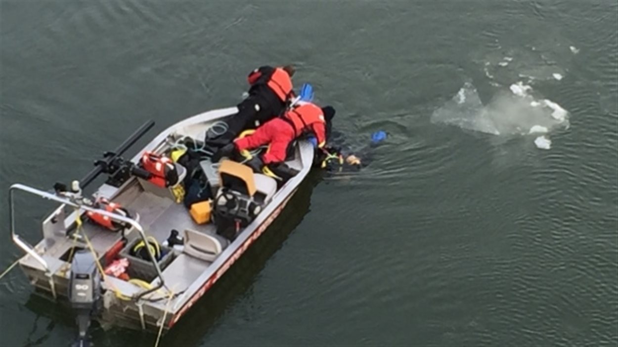 Les services des urgences de Saskatoon recherchent depuis deux jours le corps d'une personne disparue dans la rivière Saskatchewan Sud.